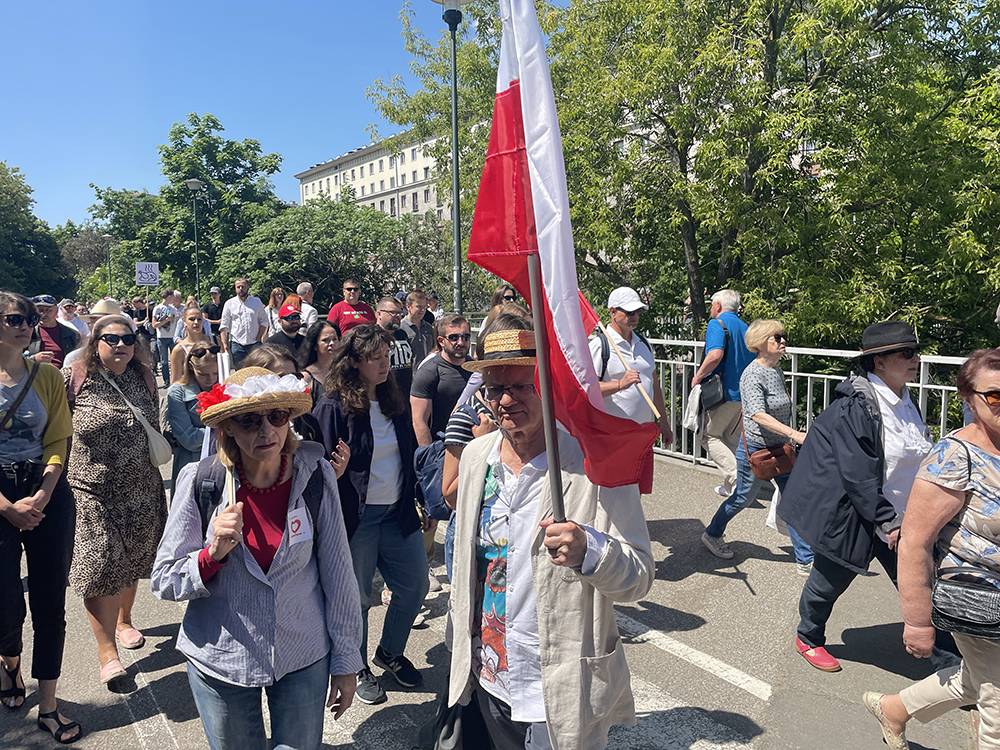 Polonya'da son yılların en büyük siyasi protestosu 9